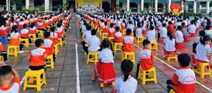 Một giáo viên Trường Tiểu học Cái Rồng, Đặc khu Vân Đồn, TP. Quảng Ninh vừa bị tạm đình chỉ giảng dạy