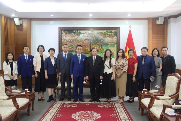 Hai bên nhất trí thúc đẩy các hoạt động hợp tác văn hóa, nghệ thuật