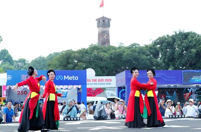 Các tiết mục nghệ thuật mang đến không khí sôi động, giàu màu sắc cho Lễ hội Văn hóa thế giới tại Hà Nội lần thứ hai