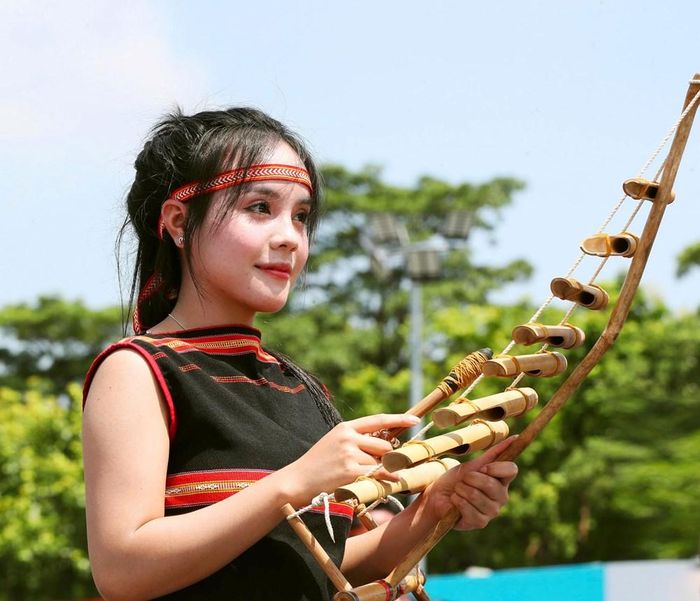Các nghệ sĩ biểu diễn thăng hoa trên sân khấu