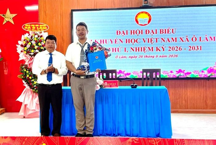 Lãnh đạo xã Ô Lâm trao quyết định bổ nhiệm Chủ tịch Hội Khuyến học xã Ô Lâm nhiệm kỳ 2026 - 2031