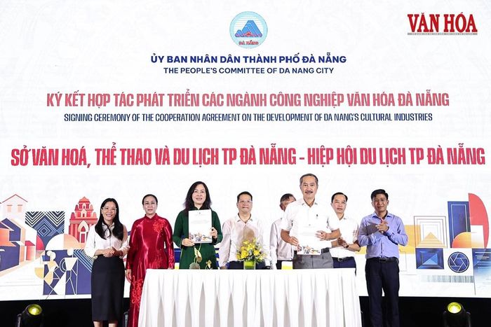 Sở VHTTDL Đà Nẵng ký kết với Hiệp hội Du lịch Đà Nẵng về khai thác sản phẩm du lịch văn hóa và phát triển kinh tế đêm