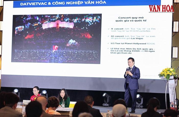 Ông Đinh Bá Thành, Chủ tịch sáng lập DatVietVAC trình bày tham luận tại hội nghị