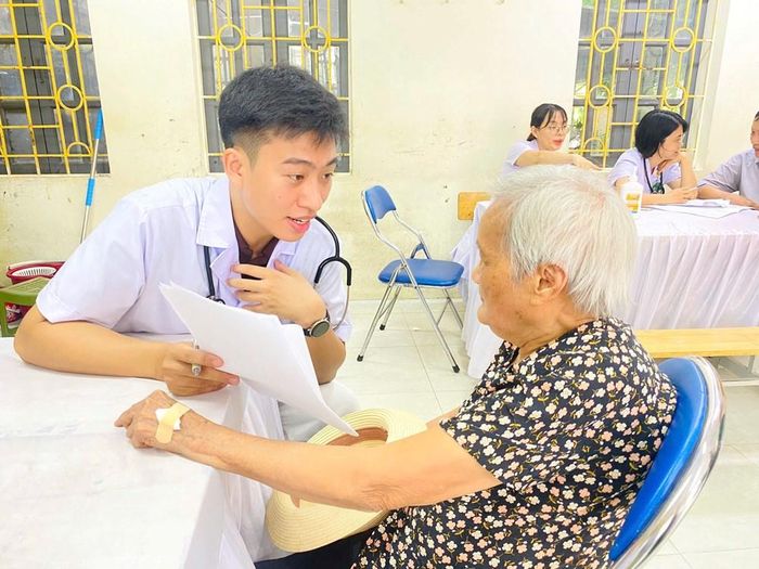 Bộ Y tế đề nghị các địa phương tăng cường lãnh đạo, chỉ đạo công tác chăm sóc sức khỏe người cao tuổi