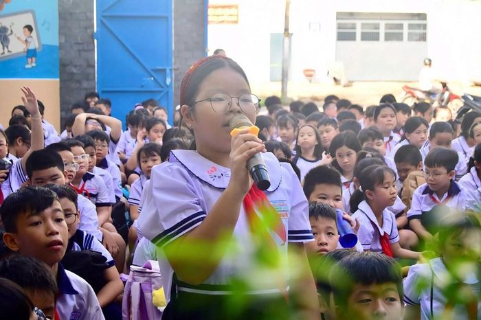 Chương trình tập trung vào việc khai thác các giá trị văn hóa theo hướng sáng tạo, phù hợp với học sinh tiểu học