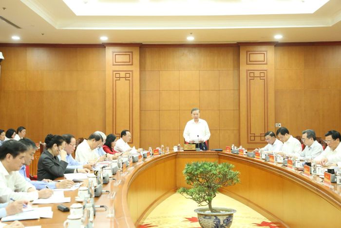Các đại biểu tham dự cuộc làm việc.
