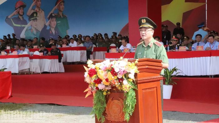 Thượng tướng Phạm Thế Tùng, Thứ trưởng Công an phát biểu đánh giá về cuộc diễn tập. (Ảnh: CÔNG LÝ)