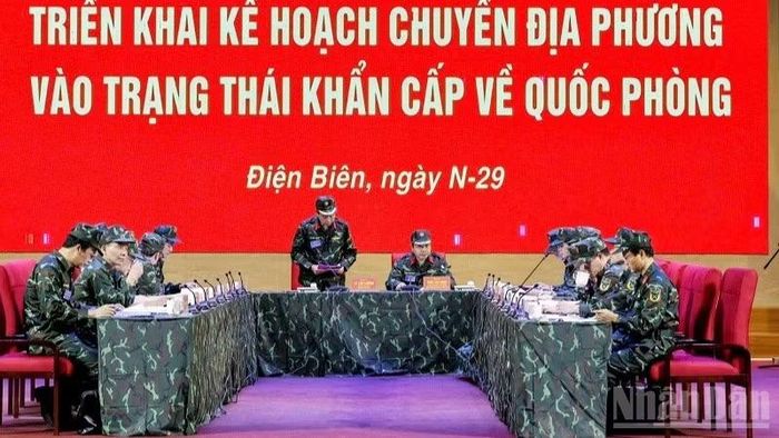 Các đồng chí chủ trì luyện tập vận hành cơ chế giai đoạn 1. (Ảnh: LÊ LAN)