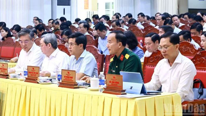 Các đại biểu tham dự hội nghị.