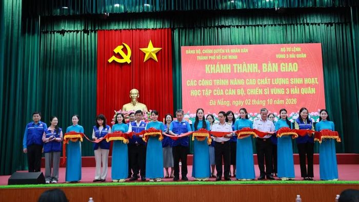 Vùng 3 Hải quân khánh thành, bàn giao công trình nâng cao chất lượng sinh hoạt, học tập cho cán bộ, chiến sĩ. (Ảnh: NGỌC VĨNH)