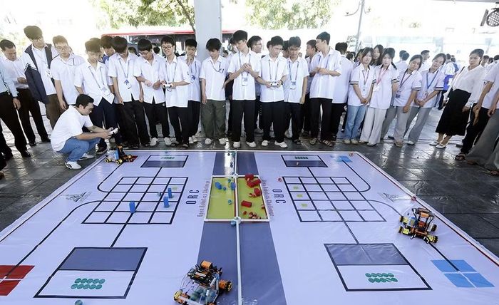 Sản phẩm sáng kiến của học sinh hưởng ứng Tuần lễ học tập suốt đời năm 2026. (Ảnh: QUỐC TUẤN)