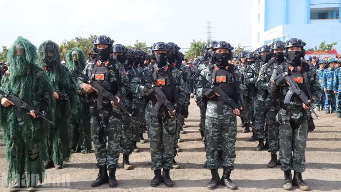 Lực lượng đặc nhiệm Bộ Công an tham gia diễn tập. (Ảnh: CÔNG LÝ)