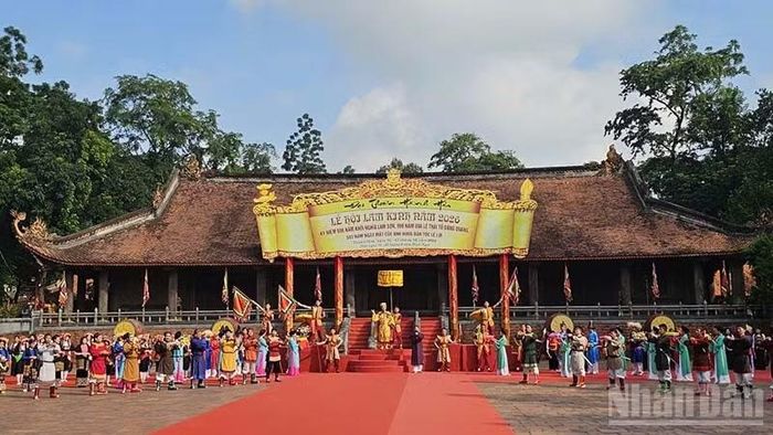 Một cảnh trong chương trình nghệ thuật "Hào khí Lam Sơn-Bản hùng ca Đất Việt". (Ảnh: MAI LUẬN).