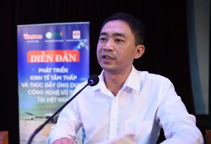 Ông Nguyễn Bá Anh, Phó Giám đốc Sở Khoa học và Công nghệ tỉnh Điện Biên chia sẻ tại diễn đàn. (Ảnh: HÀ LINH)