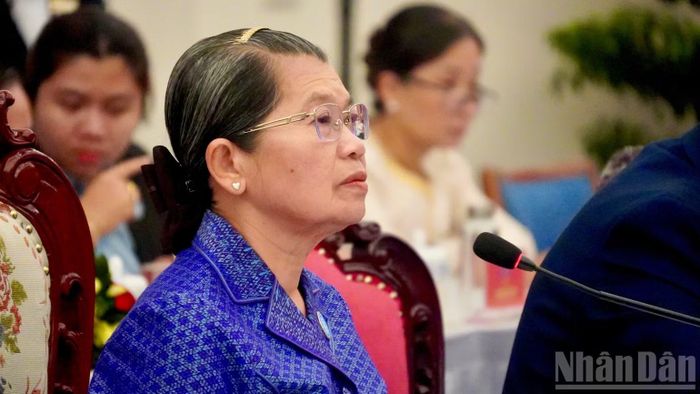 Bà Samdech Men Sam An, Chủ tịch Hội đồng quốc gia Mặt trận Đoàn kết phát triển Tổ quốc Campuchia.