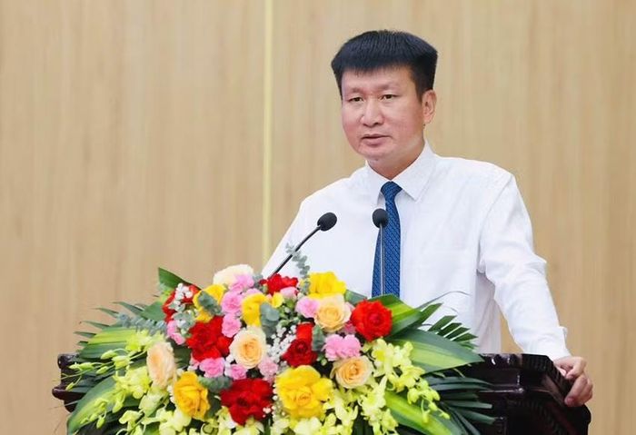 Đồng chí Trần Huy Tuấn, Ủy viên Trung ương Đảng, Bí thư Tỉnh ủy Ninh Bình phát biểu chỉ đạo tại hội nghị.