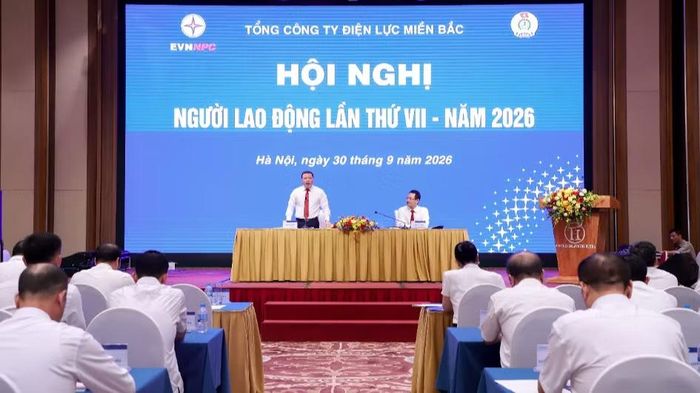 Hội nghị do ông Nguyễn Đức Thiện - Tổng Giám đốc EVNNPC và ông Trần Tuấn Khanh - Chủ tịch Công đoàn Tổng công ty đồng chủ trì. (Ảnh: EVNNPC cung cấp)