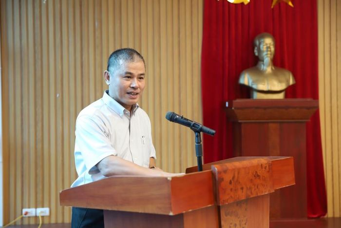 Tiến sĩ Bùi Phương Đình, Phó Giám đốc Học viện Hành chính và Quản trị công phát biểu.