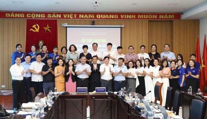 Đại biểu tham dự hội thảo.