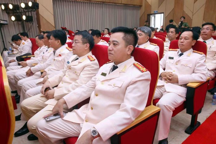 Các thế hệ cán bộ, chiến sĩ Cục Cảnh sát phòng cháy, chữa cháy và cứu nạn, cứu hộ dự gặp mặt. (Ảnh: KIÊN PHẠM)