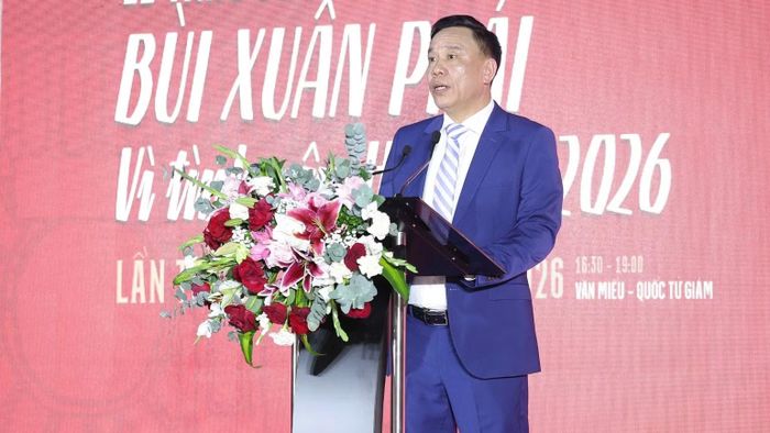 Nhà báo Nguyễn Thiện Thuật, Tổng Biên tập Báo Thể thao & Văn hóa, Trưởng Ban tổ chức Giải thưởng, thành viên Hội đồng Giám khảo phát biểu. (Ảnh: BTC)