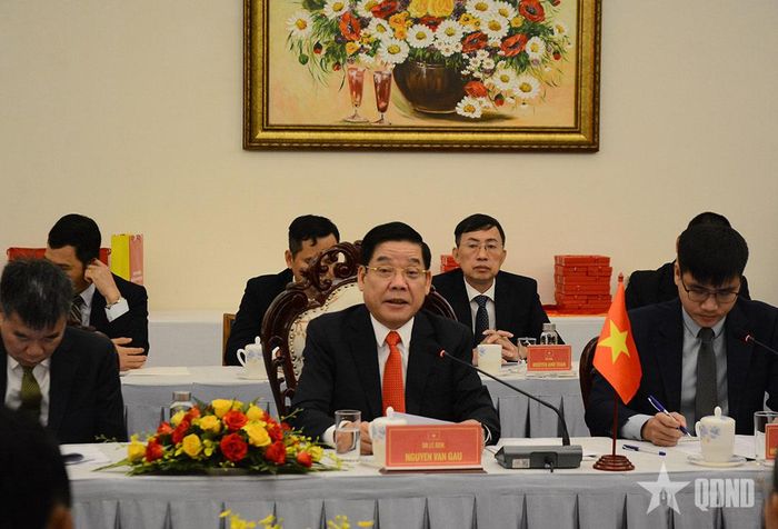 Thượng tướng Nguyễn Văn Gấu phát biểu tại kỳ họp.