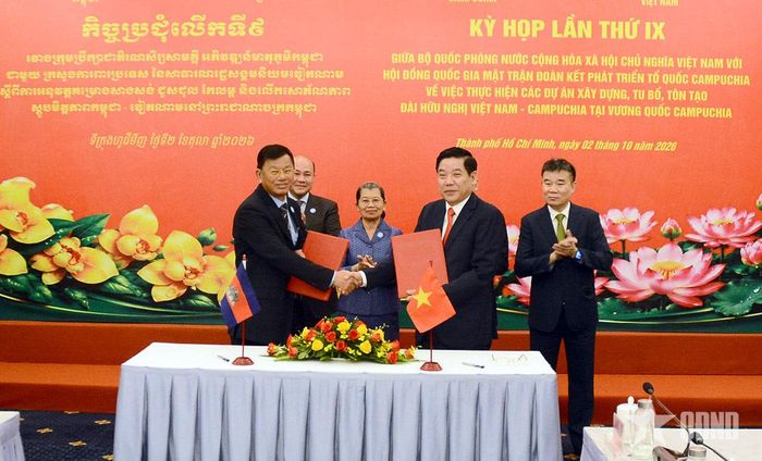 Hai bên ký kết Biên bản kỳ họp thứ IX.
