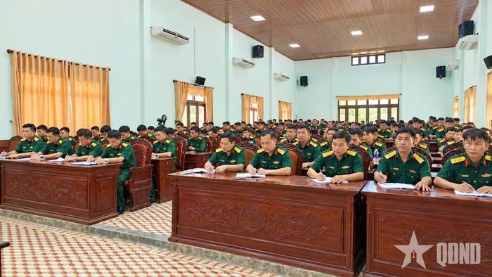 Quang cảnh lớp đào tạo cao cấp lý luận chính trị đối tượng chỉ huy trưởng ban chỉ huy quân sự cấp xã tại Quân khu 5.
