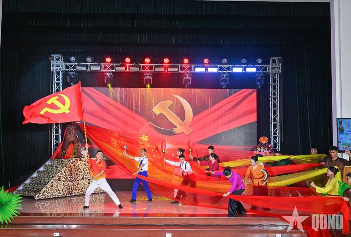  Tiết mục ca ngợi Đảng Cộng sản Việt Nam.