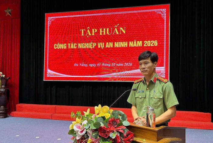 Đại tá Trần Minh Nguyên phát biểu chỉ đạo tại Hội nghị tập huấn.