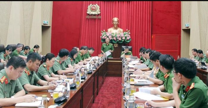 Thứ trưởng Nguyễn Văn Long và Thứ trưởng Nguyễn Ngọc Lâm chủ trì Hội nghị.