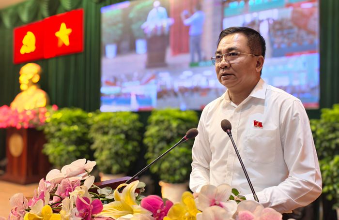  Trung tướng Nguyễn Minh Đức, Phó Chủ nhiệm Ủy ban Quốc phòng, An ninh và Đối ngoại của Quốc hội phát biểu. Ảnh: NGUYỄN TÂN 