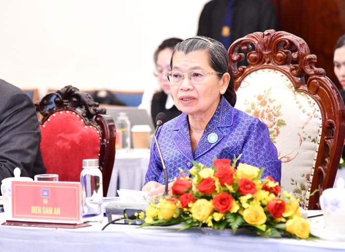  Bà Samdech Men Sam An phát biểu tại kỳ họp 
