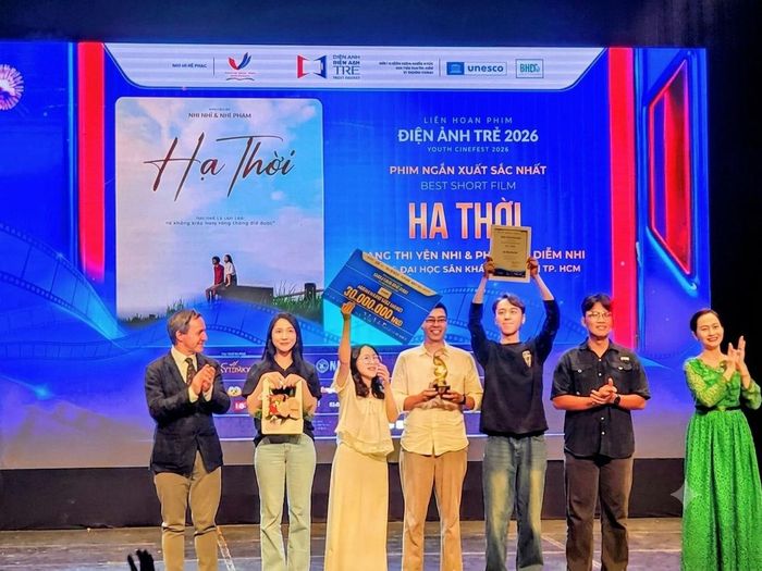  "Hạ thời" giành 3 chiến thắng quan trọng tại lễ trao giải, trong đó có Phim ngắn xuất sắc nhất. Ảnh: VĂN TUẤN 