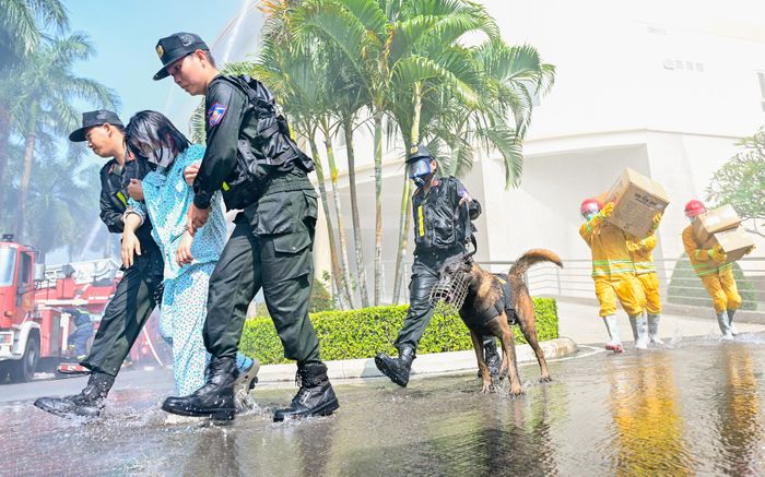  Các lực lượng triển khai phương án chữa cháy và cứu nạn cứu hộ 