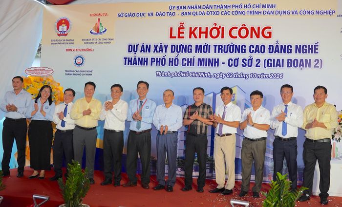  Các đại biểu tại lễ khởi công. ẢNH QUANG HUY 