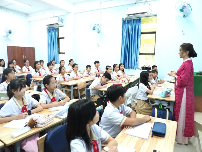  Hoạt động dạy và học tại Trường TH-THCS-THPT Lê Thị Riêng vào sáng 2-10 