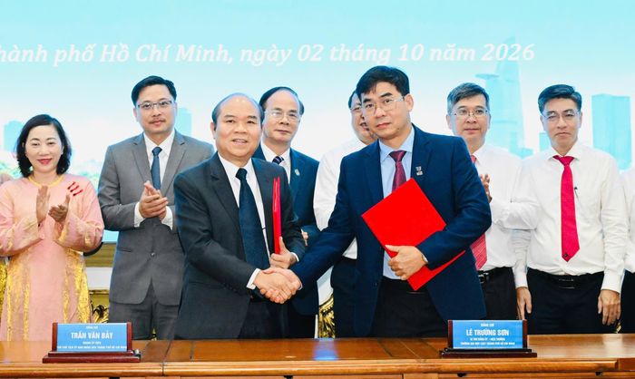  Việc phối hợp xây dựng, hoàn thiện thể chế góp phần khơi thông các nguồn lực phát triển TPHCM. ﻿Ảnh: VIỆT DŨNG 
