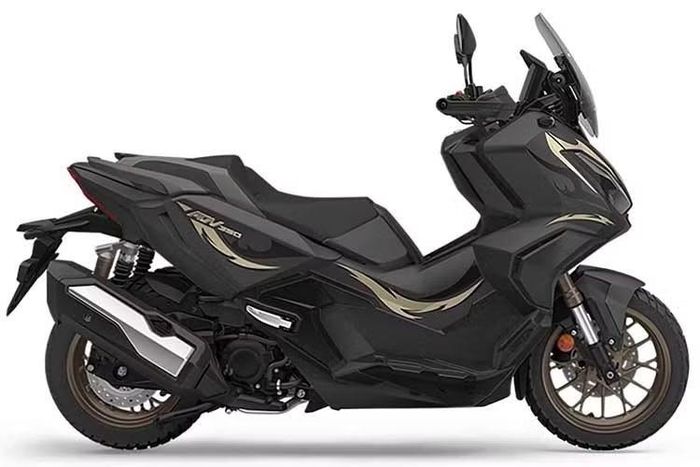 Được ra mắt tại Triển lãm Xe máy Trung Quốc 2026 ở Trùng Khánh, phiên bản giới hạn ADV350 nổi bật so với phiên bản thông thường nhờ họa tiết mang chủ đề phương Đông cầu kỳ, lấy cảm hứng từ phong cách nghệ thuật truyền thống, kết hợp với bộ vành xe được hoàn thiện đặc biệt.