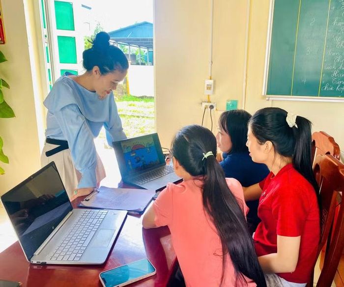 Trường Mầm non Trù Sơn (xã Bạch Hà, Nghệ An) tổ chức tập huấn nâng cao ứng dụng công nghệ số và AI trong công tác quản lý, tổ chức hoạt động giáo dục mầm non đầu năm học 2026 - 2027.