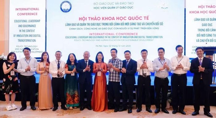 Các chuyên gia, nhà khoa tham dự hội thảo.