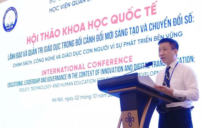 Ông Vũ Thanh Bình - Phó Cục trưởng Cục Khoa học, Công nghệ và Thông tin (Bộ GD&ĐT) phát biểu tại hội thảo.