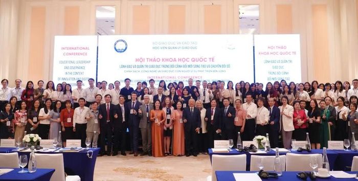 Hội thảo Quốc tế với chủ đề: “Lãnh đạo và Quản trị giáo dục trong bối cảnh đổi mới sáng tạo và chuyển đổi số: Chính sách, Công nghệ và Giáo dục con người vì sự phát triển bền vững” thu hút đông đảo nhà khoa trong nước và quốc tế tham dự.