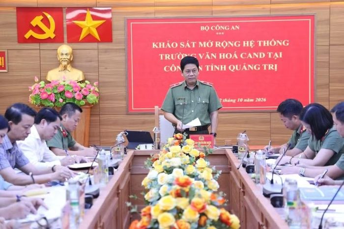 Lãnh đạo Bộ Công an họp với các sở, ngành, dự kiến mở Trường Văn hóa Công an nhân dân tại Quảng Trị. Ảnh: Trần Khôi