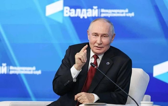 Tổng thống Nga Vladimir Putin phát biểu tại phiên toàn thể Hội nghị thường niên lần thứ 23 của Câu lạc bộ Valdai ngày 1/10. (Nguồn: TASS)