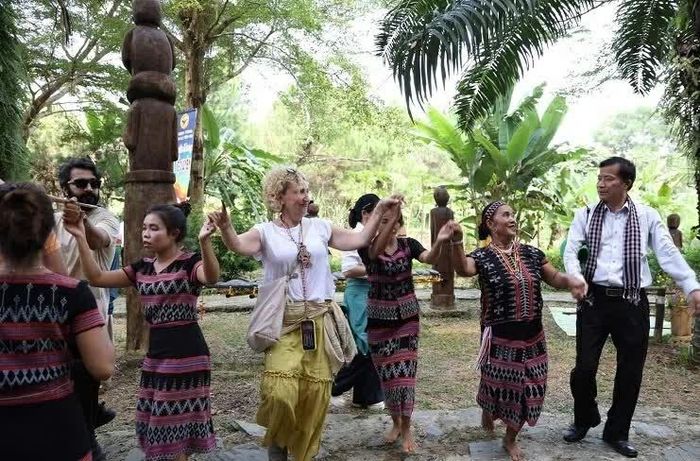 Trải nghiệm tại Làng Văn hóa – Du lịch các dân tộc Việt Nam là một hoạt động thiết thực trong khuôn khổ Lễ hội Văn hóa thế giới tại Hà Nội lần thứ hai. (Nguồn: BTC)