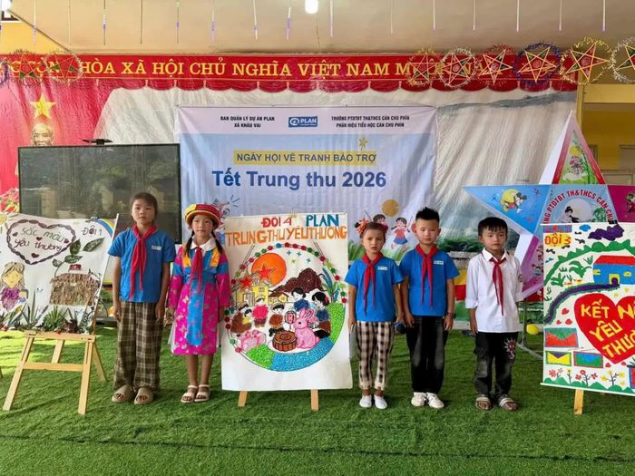 Các em nhỏ tham gia các hoạt động vui Tết Trung thu do Plan International Việt Nam tổ chức. (Nguồn: Plan International)
