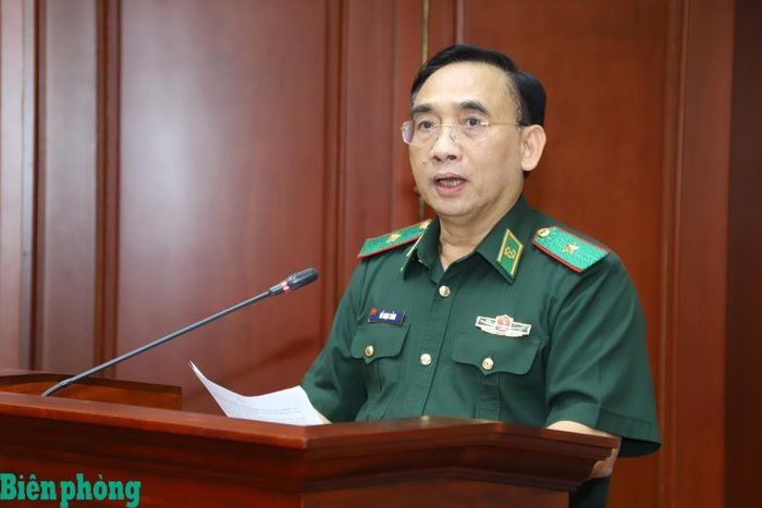 Thiếu tướng Đỗ Ngọc Cảnh, Cục trưởng Cục Phòng, chống ma túy và tội phạm Bộ đội Biên phòng thông qua kế hoạch phối hợp xây dựng xã, phường, đặc khu không có ma túy ở khu vực biên giới, vùng biển. Ảnh: Ngọc Lâm