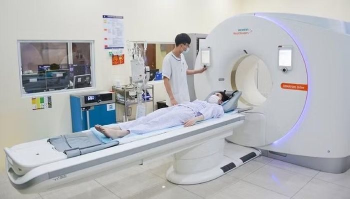 Trường hợp bệnh viện xảy ra tình trạng thiếu thuốc, nguyên nhân có thể liên quan đến đấu thầu, mua sắm hoặc công tác lập kế hoạch. Các cơ sở khám chữa bệnh cần chủ động mua sắm để bảo đảm đủ thuốc phục vụ điều trị. Ảnh: Tâm Anh