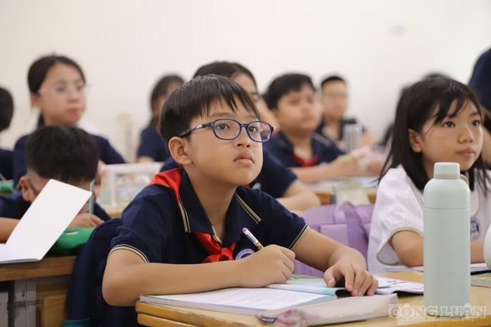 Ngoài ra, Bộ đã thí điểm tích hợp AI vào chương trình lớp 1-12 từ tháng 12/2025.